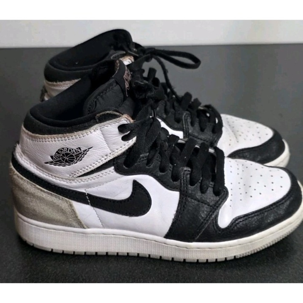 Nike Air Jordan 1 Retro High OG GS Stage Haze 5.5Y Woman 6.5 Black 575441 108